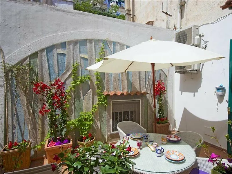 Apartament Amalfi Un Po'... 0*,