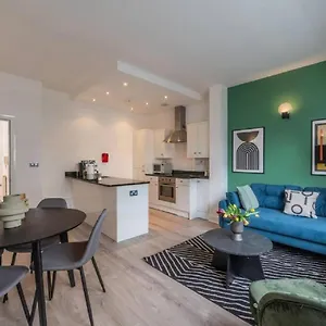 https://new-renovated-1-br-apartment-in-central-london.cambridgehotelsuk.com